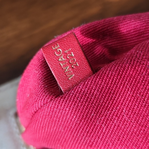 Hammitt Tony Semolina Cream/Brushed Gold Crossbody Bag - Picture 15 of 16